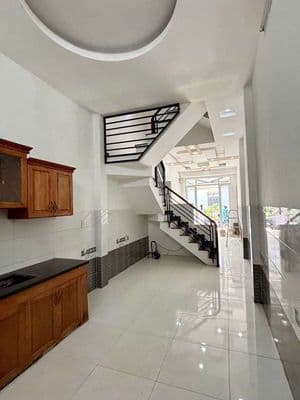 Nhà 4 phòng ngủ tây lân đường 10m gần chợ