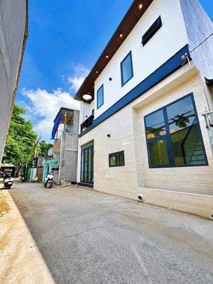 bán nhà lầu sát bờ kè siêu đẹp phường bửu long.