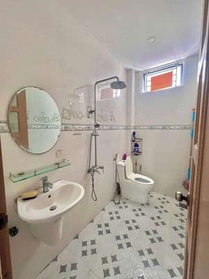 Nhà 1 nguyên tầng 1 rộng rãi full nội thất mặt tiền thái văn lung