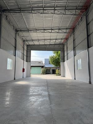 Cho thuê nhà kho 480m2 gần bến xe, sẵn điện 3 pha, giá 30 triệu