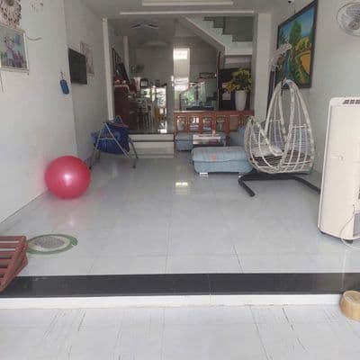 Nhà 3 tầng mặt tiền hòa minh có sẵn nội thất