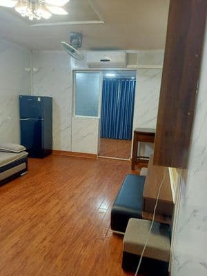 Bán Căn Hộ Tầng 5 Nghĩa Tân, Gần Chợ, 50m2, Giá 2,9 Tỷ.