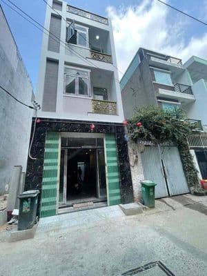 Nhà mới xây chưa ai ở gần vincom - ngã 4 thủ đức - 3lầu 4pn 5wc