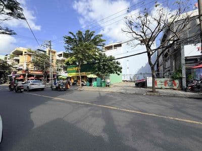 cho thuê đất đường nguyễn thị minh khai , 160m ( ngang 10m )
