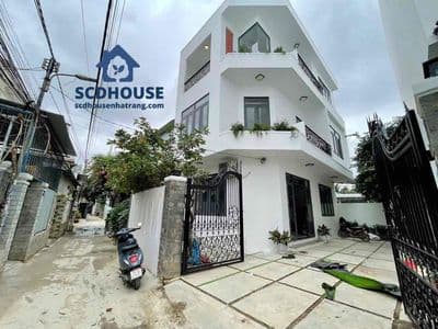 Cho thuê nhà nguyên căn 3 tầng kiên cố (có sổ hoàn công) vị trí đắt gi