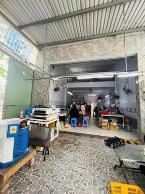 Cho thuê nhà Hiệp thành 13 q12 mới keng 300m sd 9tr đường xe tải kd vi