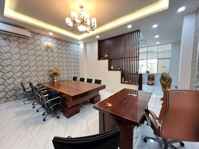 Biệt thự đường số lâm văn bền, dt: 10x20m, full nội thất