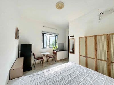 Cho thuê phòng studio cửa sổ tại q1 gần cv lê văn tám ueh viện isb