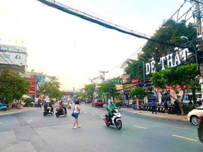 Giảm 600triệu -hàng hiếm nhà mặt tiền hoàng diệu 2 kd sầm uất