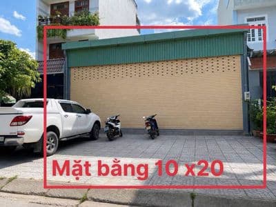 Cho thuê mặt bằng 200m2 của hè rộng