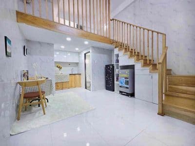 Cho thuê căn hộ tân phú gác cao 1m7 gần đại học công thương ( huit)