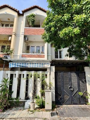 Cho thuê biệt thự đường trần não - 5 phòng 4wc