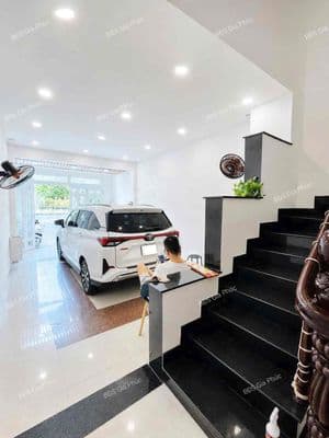 Cho thuê nhà 4 tầng mặt tiền đường số cạnh Nguyễn Thị Thập Q7