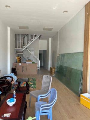 Cho Thuê Nhà 3 Tầng MT Gần Đại Học Kinh Tế , Mỹ An