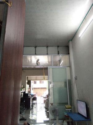cần ra căn nhà mặt tiền