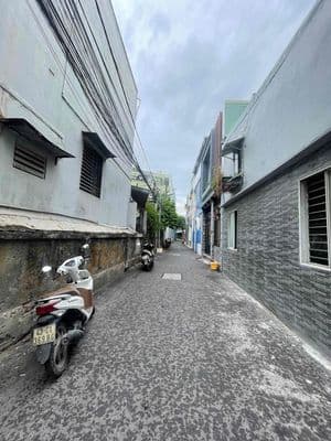 Cho thuê nhà kiệt OTO Nguyễn Thành Hãn gần sân bay. Rộng rãi kiên cố