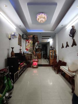 cho thue nha nguyen can hung vuong sat tran hung dao