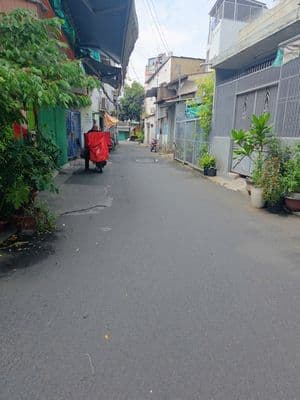 bán nhà ngày gần sát chợ Hoa Lạc Long Quân, Quận 11, chỉ 2 tỷ 850 tr