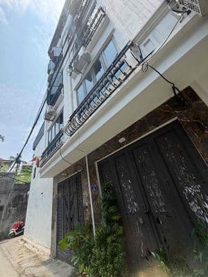 Chỉ 2,6 tỷ – nhà 5 tầng, 25m² đối diện chợ đêm lĩnh nam nhà đẹp