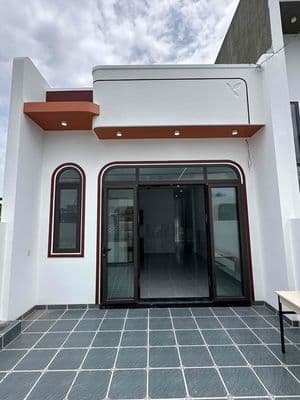 Trả trước 450Tr có nhà mới đẹp 2pn 5x23 dân đông