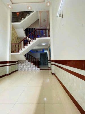 Nhà đẹp 3lầu_Hiệp Thành,gần chợ -Đường 8m xe tải