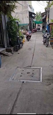nhà hẻm bê tông, khu vực an ninh