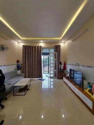 Nhà 3 phòng ngủ 2 lầu cách Vinhome 5 phút