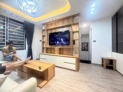 Bán nhà 30m2, 6 tầng, mặt tiền rộng, Đống Đa, full nội thất