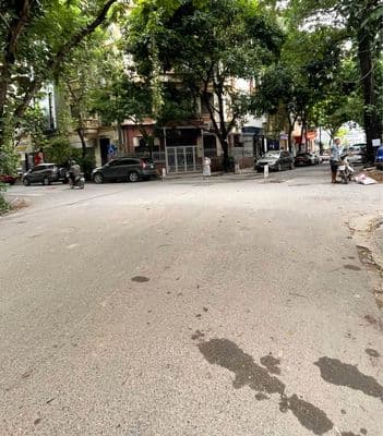 Bán nhà 40m² Cầu Giấy, 5 tầng, 30m ra ô tô, 9.9 tỷ