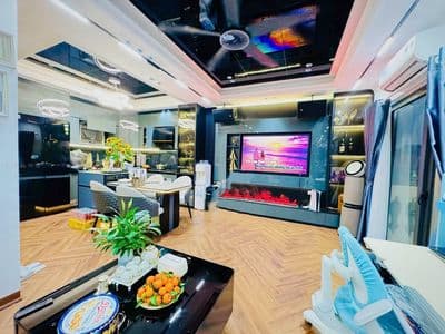 Nhà 40m2, 7 tầng, mặt tiền 5.9m, ô tô vào nhà, Đống Đa
