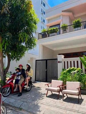 Nhà 2 tầng Đông Hải gần biển non nước full nội thất