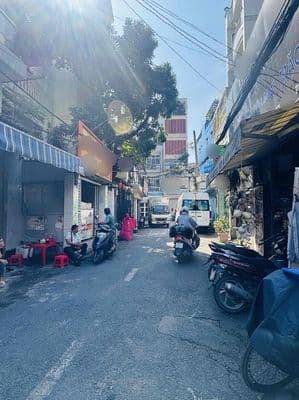 7.x Tỷ Bán nhà mặt tiền ngay Chợ Vải Tân Bình, đường 10m, 4 Tầng BTCT