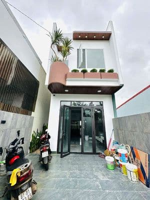 Nhà 1 trệt 1 lầu đẹp mê ngay trung tâm Pleiku full nội thất