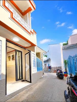Nhà lầu đúc mới đẹp kế Cầu Quang Trung, Xuân Khánh