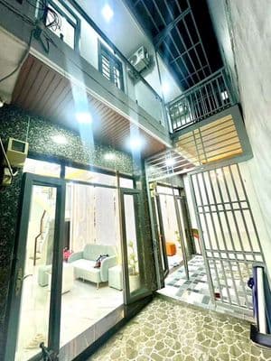 chính chủ bán nhà hẻm xe hơi đường chuyên dùng chính