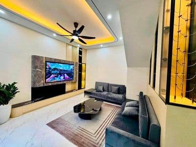 Bán nhà 4 tầng thang máy Nguyễn Văn Cừ, Bồ Đề, Gia Thụy