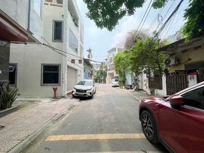 Nhà Bồ Đề 40m2 gần Cầu Chương Dương, Trần Hưng Đạo, full nội thất