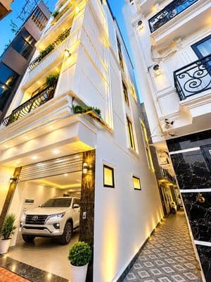 Nhà đẹp 47m2, 6 tầng thang máy, ga ra ô tô, Việt Hưng