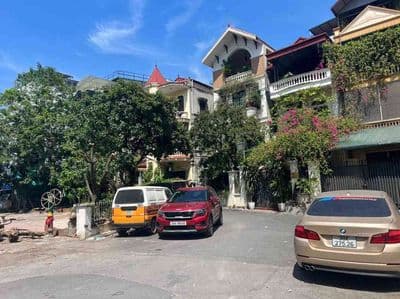 Bán nhà Nguyễn Văn Cừ, 45m2, 3 tầng, căn góc