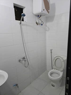 Cho thuê nhà 3 tầng mặt tiền Đặng Tiến Đông, Đống Đa, 15tr/tháng