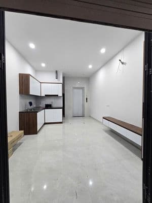 Cho thuê nhà riêng 30m² x 5 tầng có thang máy, 3PN, Hoàng Mai