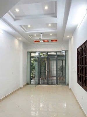 Cho thuê nhà Trần Quang Diệu - Hoàng Cầu, Đống Đa, 70m2 x 4 tầng