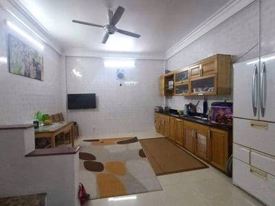 Cho thuê nhà nguyên căn 4 tầng 1 tum - Ngõ 823 Hồng Hà