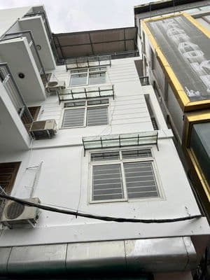 Cho thuê nhà mặt phố Đội Cấn, Ba Đình, view hồ, kinh doanh