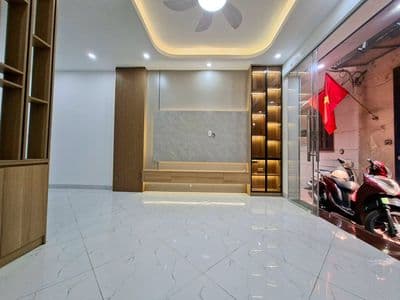 Bán nhà Phạm Văn Đồng, Cầu Giấy, thang máy, 37m2