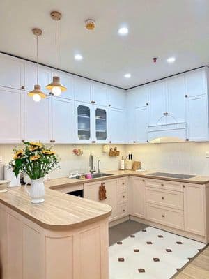 Bán căn hộ 2PN, nội thất xịn, cửa ngõ Nam Hà Nội