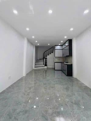 Nhà đẹp 5 tầng 35m2 ô tô vào nhà, ngõ thông - Trường Lâm, Việt Hưng