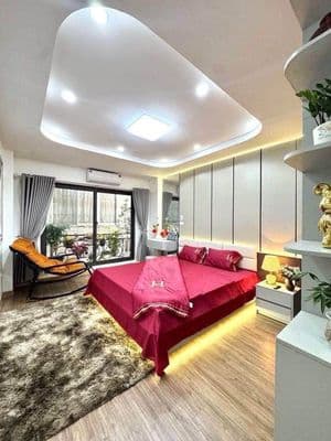 Bán nhà 40m2, 6 tầng, Đống Đa, full nội thất