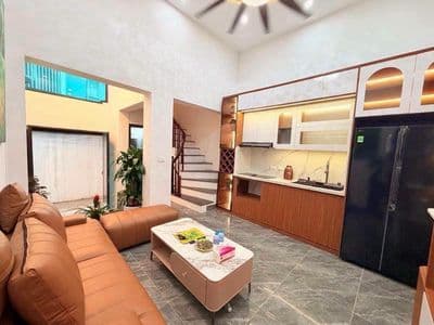 Nhà 5 tầng 4 ngủ Minh Khai, gần Times City, tặng full nội thất