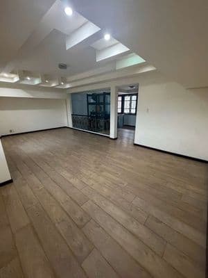 Q7.cho thuê vila mặt tiền đường phú thuận